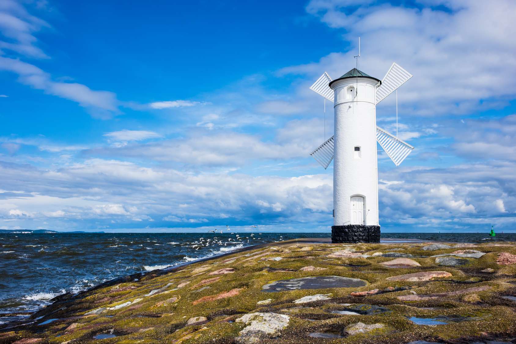 Windmühle an der Ostseeküste